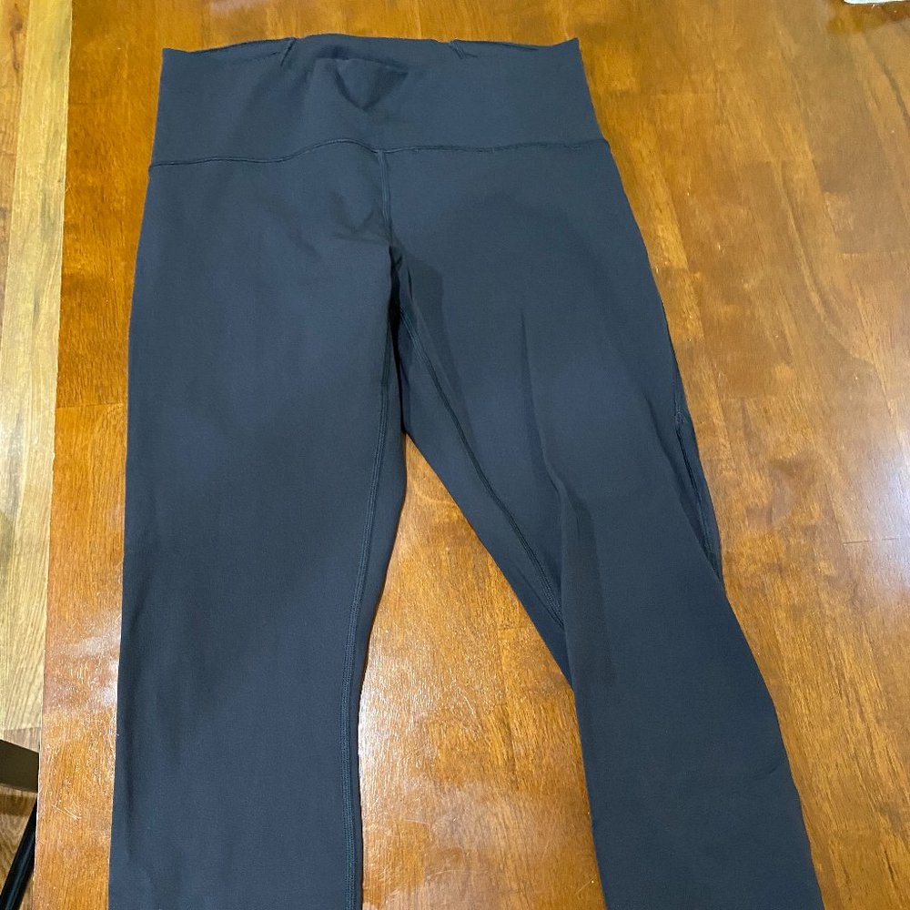 Lululemon Crop Leggings with Mesh Calf  Stripe